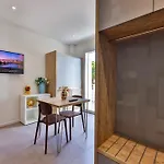 Apho Aparthotel 3*