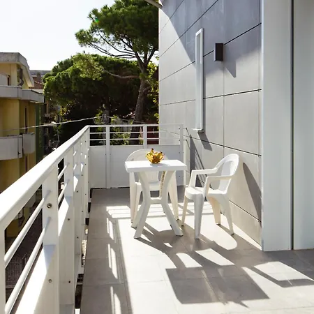Apho Apartment *