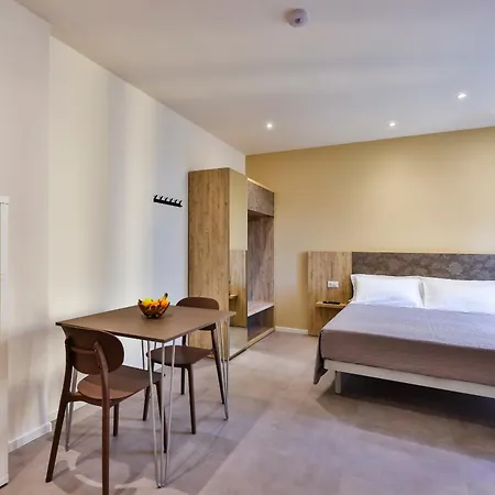 Apho Apartment *