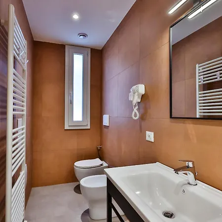 Apho Apartment *