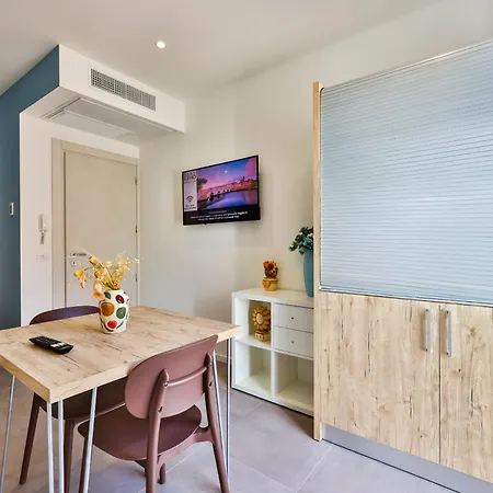 Apho Apartment