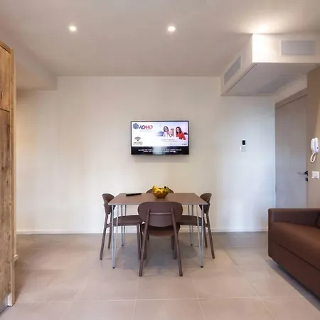Apho Aparthotel 3*