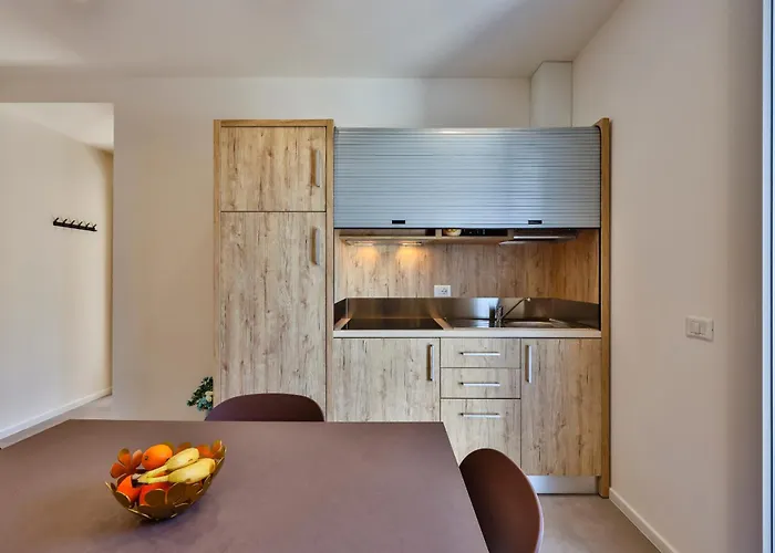 Apho 3* רימיני