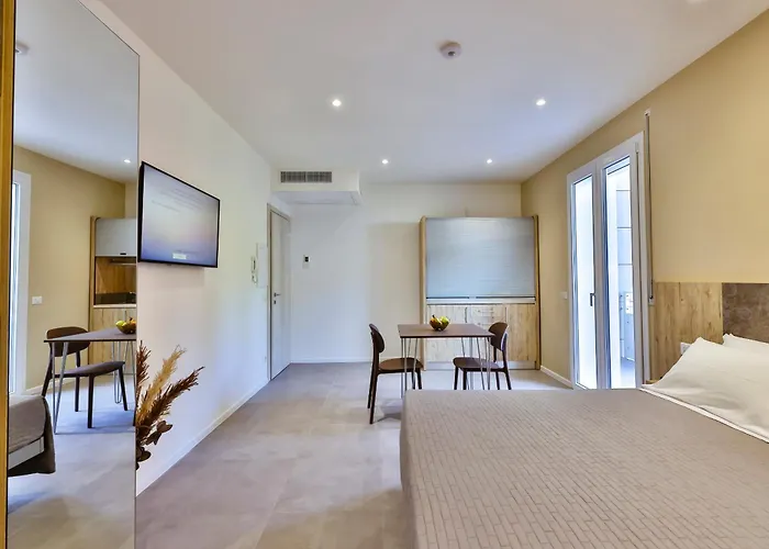 Apho 3* ريميني