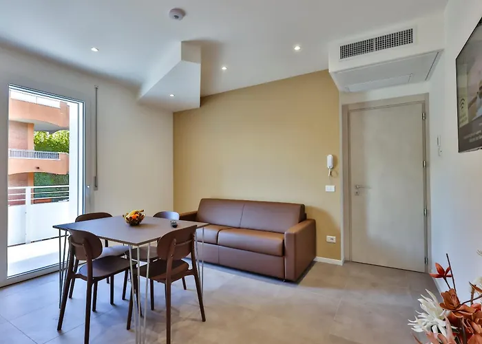 Aparthotel Apho 3*
