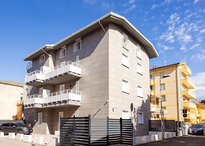 Apho Aparthotel 3*