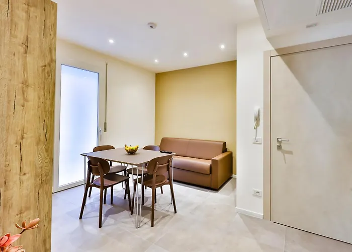 Apho Aparthotel 3*