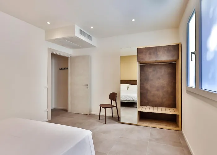 Apho Aparthotel 3*