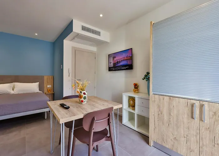 Apho Aparthotel