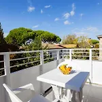 Ξενοδοχείο με διαμερίσματα Apho 3*