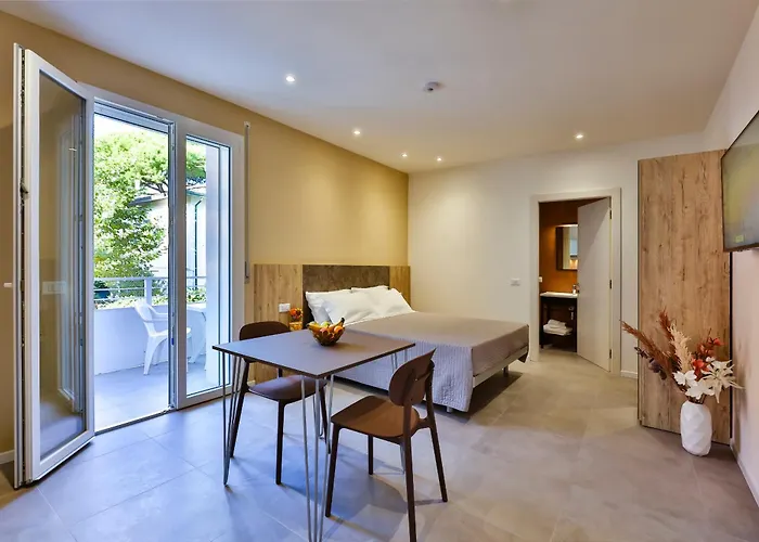 Apho Apartmanhotel 3*