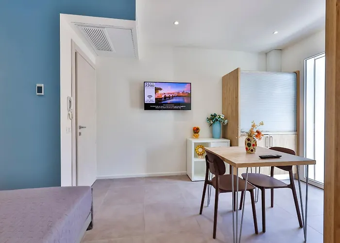 Apho Apartmanhotel 3*